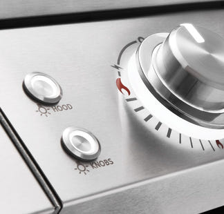 BEEFEATER SIGNATURE 7000 PREMIUM 4B BUILT IN BBQ & TROLLEY