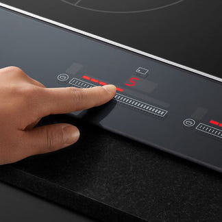 FISHERPAYKEL INDUCTION COOKTOP BLACK GLASS 60CM