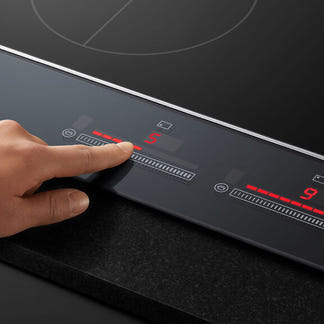 FISHERPAYKEL INDUCTION COOKTOP 90CM